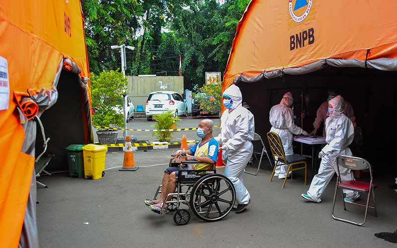  RSUD Bekasi Membuat Ruang IGD Darurat Akibat Lonjakan Pasien Covid-19