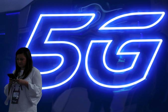   JARINGAN SELULER GENERASI KELIMA : Era Robotik 5G Hadir 2022