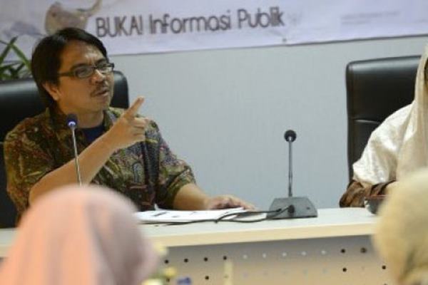  Buntut Protesnya ke BEM UI, Ade Armando Ditantang Debat Terbuka