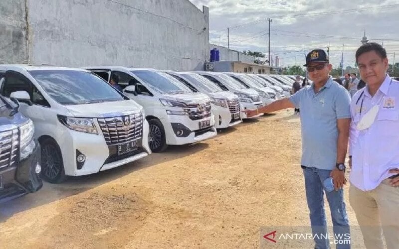  Ratusan Mobil Mewah Disiapkan untuk Munas Kadin di Kendari