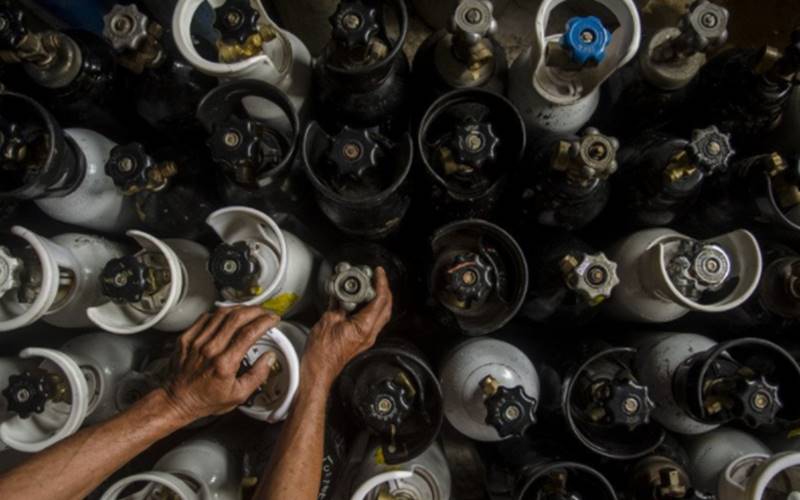 Kasus Melonjak, Indonesia Justru Kirim Lagi 2.000 Tabung Oksigen ke India