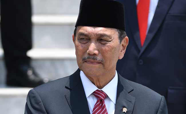  Jokowi Tunjuk Luhut Jadi Koordinator PPKM Darurat di Jawa-Bali