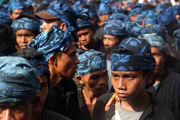 Ilustrasi - Ratusan warga Baduy Luar berjalan kaki menuju Kantor Bupati Lebak mengikuti upacara Seba Baduy di Rangkasbitung, Lebak, Banten, Jumat (28/4/2017)./Antara-Weli Ayu Rejeki