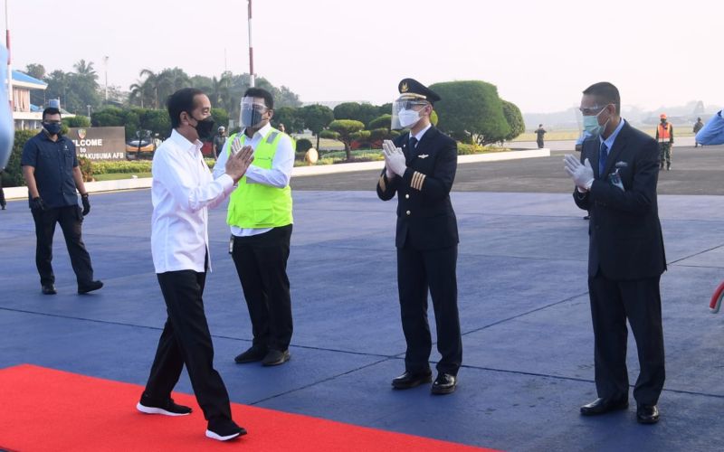  Jokowi Beri Arahan Penanganan dan Vaksin Covid-19 di Sulawesi Tenggara