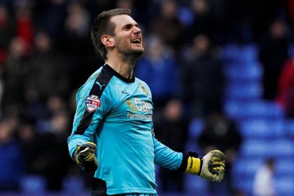  Tambah Kiper Cadangan, MU Gaet Tom Heaton dari Villa