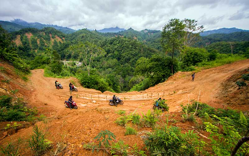  Jalan Penghubung Desa di Kalimantan Selatan Rusak Parah