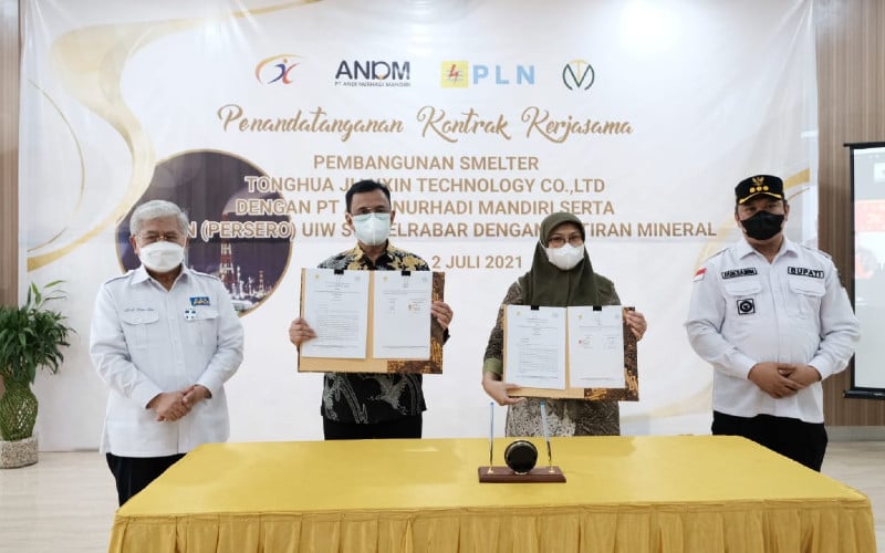  PLN Teken Perjanjian Jual Beli Listrik 50 MVA dengan Tiran Mineral