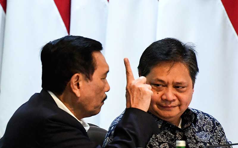  Luhut Dorong Aparat Tindak Perusahaan Non-Esensial yang Paksa Karyawan \'Ngantor\'