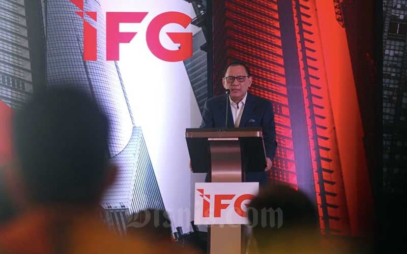 Ketua Dewan Penasihat IFG Progress Agus Martowardojo memberikan sambutan dalam acara peresmian IFG Progress di Jakarta, Rabu (28/4/2021). Bisnis/Arief Hermawan P