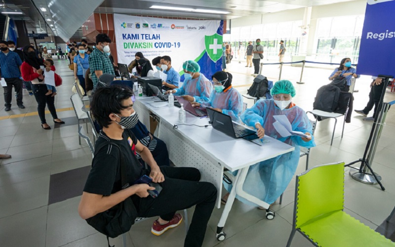  MRT Jakarta Naikkan Target Vaksinasi Jadi 20.000 Dosis 