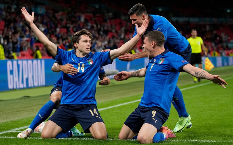  Jelang Final Euro 2021, Fans Inggris Usik Tidur Malam Timnas Italia