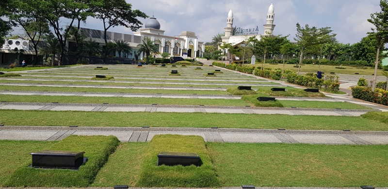  Ibu Ustad Solmed Dimakamkan di Pemakaman Al Azhar Memorial 