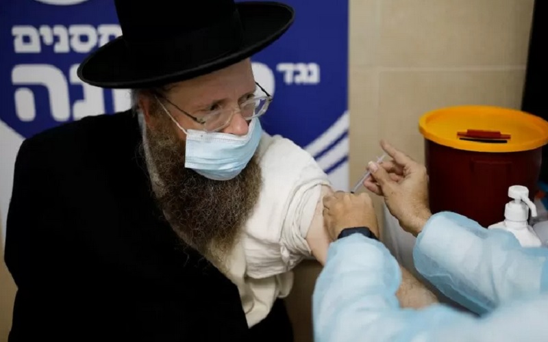  Israel Berlakukan Vaksin Pfizer Ketiga untuk Orang Dewasa dengan Imun Lemah