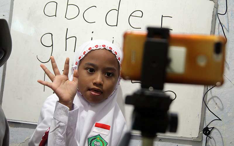  Hari Pertama Sekolah Tahun Ajarab Baru Digelar Secara Daring