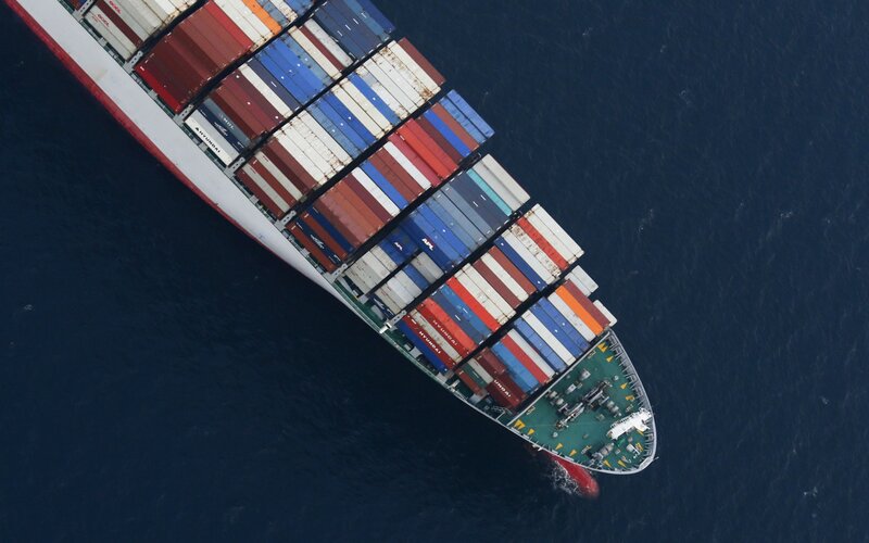Ilustrasi kapal kontainer/ Bloomberg
