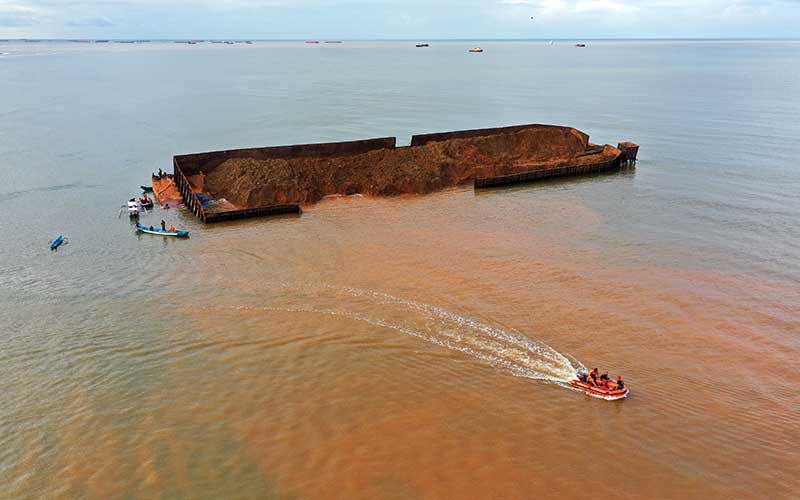  Kapal Tongkang Berisi Nikel Nyaris Terbalik di Konawe Sulawesi Tenggara