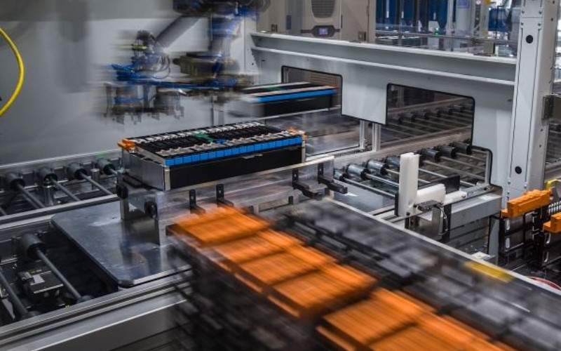 Rekanan yang akan mengerjakan produksi modul baterai masa depan di Pabrik BMW Group Leipzig (25/09/2020). /BMWrn