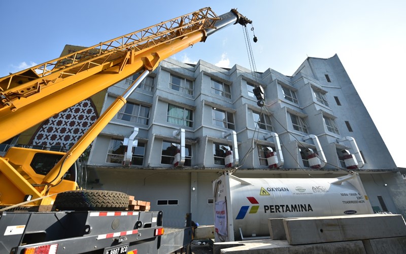  Pertamina Tempatkan ISO Tank Oksigen di Asrama Haji Pondok Gede