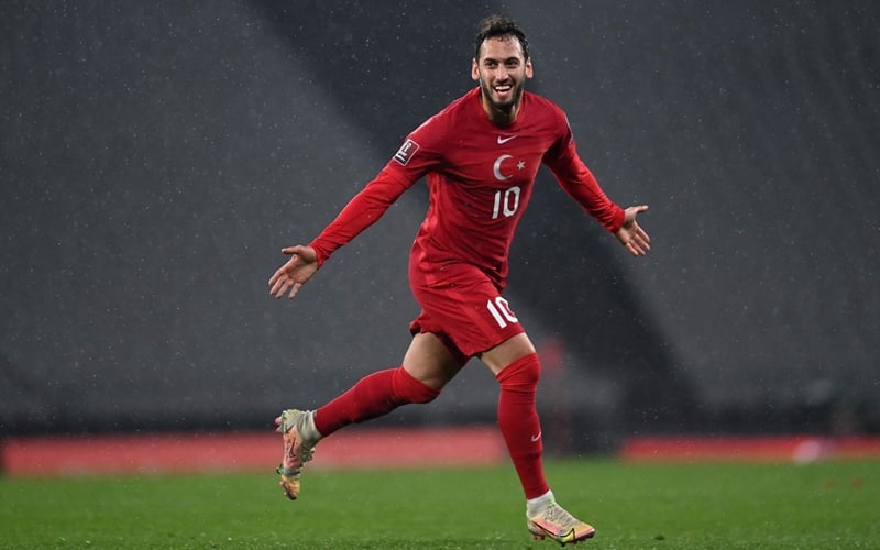  Buka-bukaan, Ternyata ini Alasan Calhanoglu Pindah dari Milan ke Inter