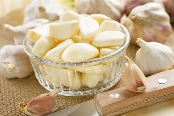  Cek Fakta : Makan Bawang Putih Bisa Sembuhkan Covid-19?