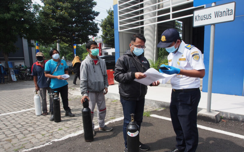  Isi Ulang Oksigen Gratis di Surabaya Diminati Warga