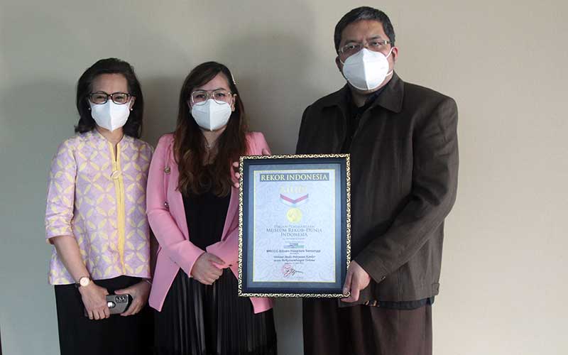  MRCCC Siloam Hospitals Terima Penghargaan Dari Museum Rekor Dunia Indonesia