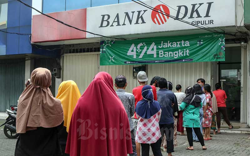  Bantuan BST Cair, ATM Bank DKI Diserbu Warga