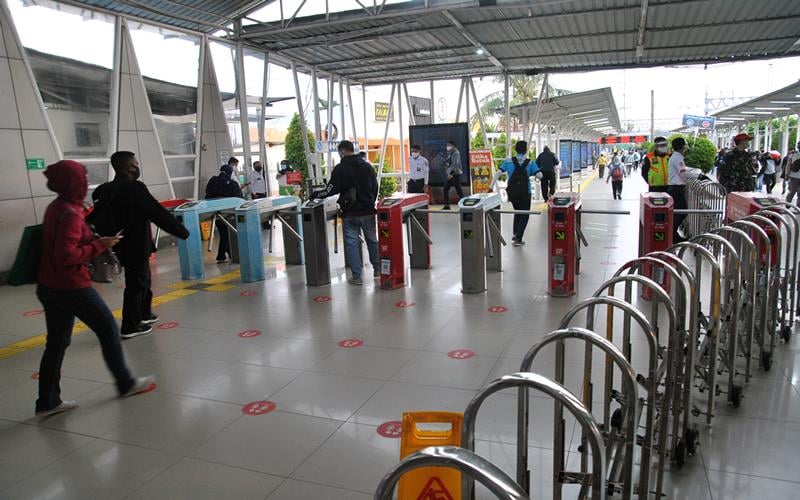  PPKM Darurat Diperpanjang, Naik KRL Tetap Butuh STRP