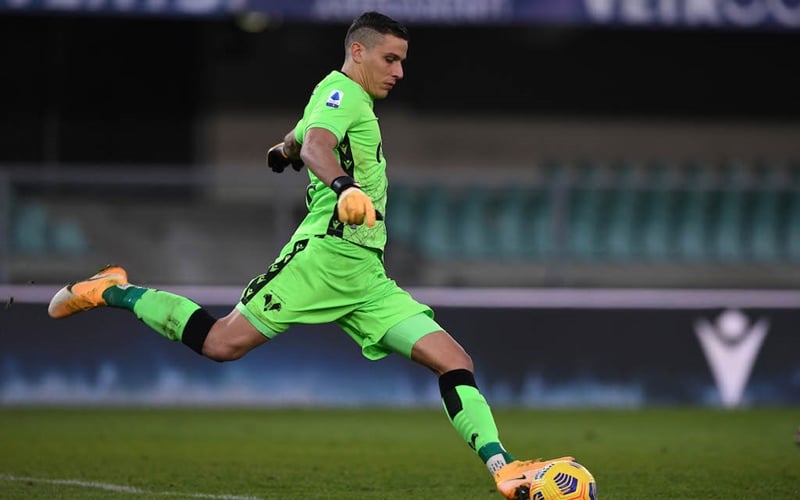 Bursa Transfer Pemain: Udinese Gaet Kiper Marco Silvestri dari Verona