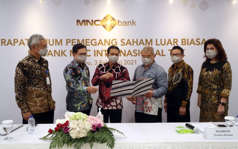  Top 5 News Finansial: Direktur MNC Bank Borong Saham hingga Pembukaan RDN BCA Tembus 1 Juta 