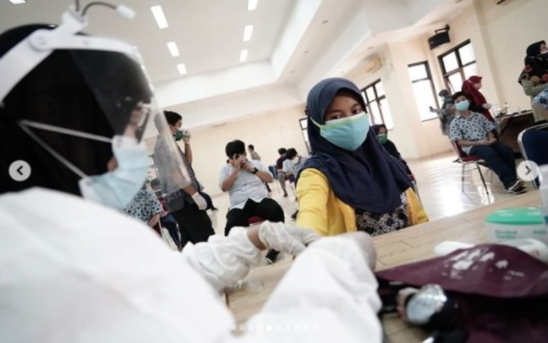  VAKSINASI ANAK DAN REMAJA : Orang Tua Pegang Kunci Kesuksesan