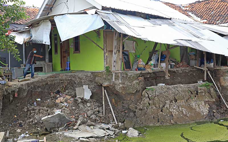  Sejumlah Rumah di Indramayu Terancam Longsor Akibat Pergerakan Tanah
