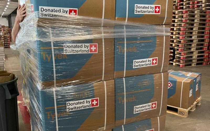  Indonesia Terima Bantuan 13 Ton Peralatan Medis dari Swiss