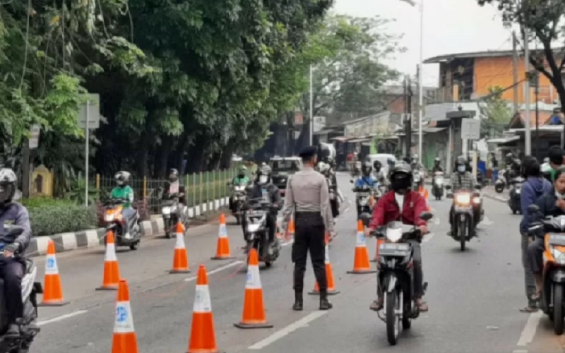  Polda Metro Jaya Kembali Perpanjang Pos Penyekatan PPKM Level 4
