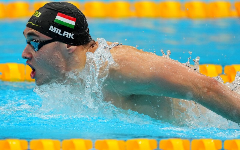  Lampaui Rekor Michael Phelps, Milak Rebut Emas 200 Meter Kupu-kupu