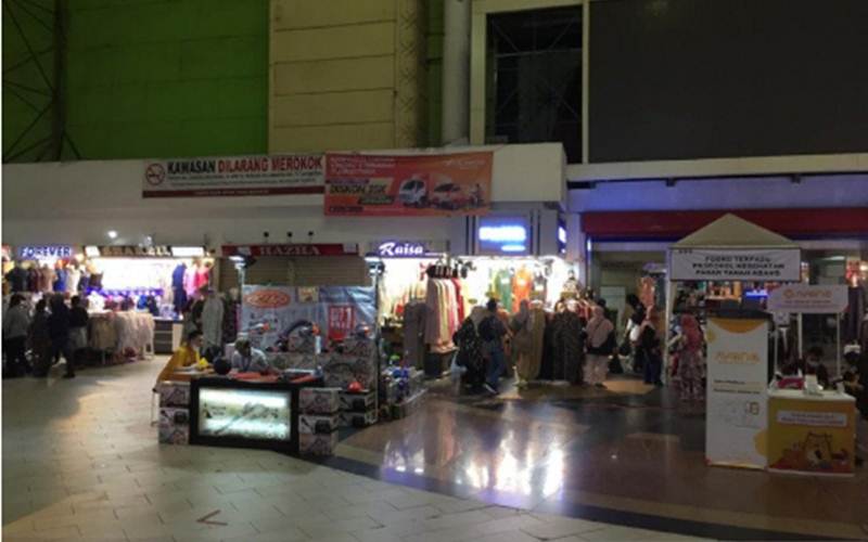  Pedagang Pasar di DKI Minta Anies Cabut Kewajiban Sertifikat Vaksin