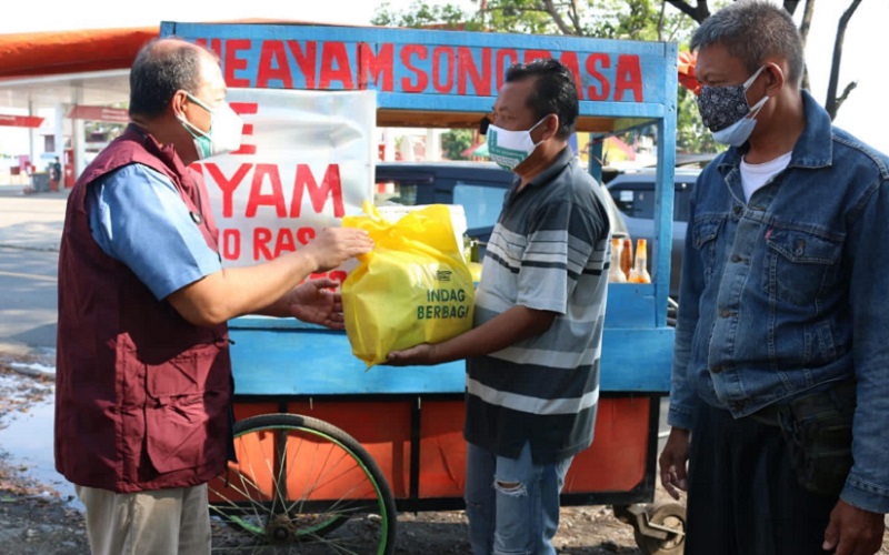  Solidaritas ASN Pemprov Jabar Salurkan 7.946 Sembako ke Warga Terdampak