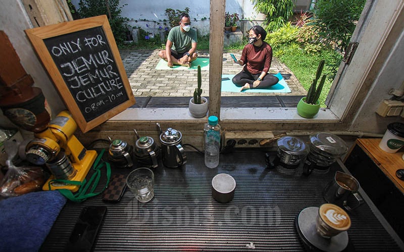  Menikmati Kopi Sekaligus Berjemur di Nyambi Ngopi