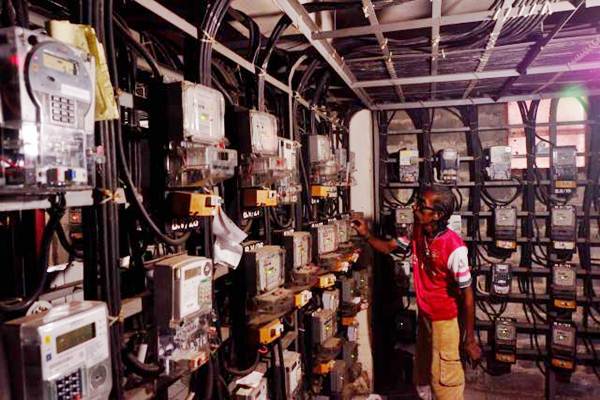  DIREKTUR UTAMA PLN BATAM NYOMAN S. ASTAWA : Menjaga Setrum Tetap Mengalir di Masa Sulit