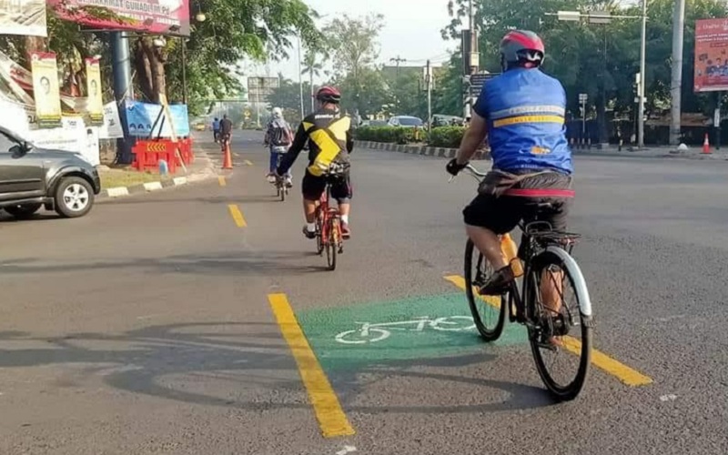  Pemkab Karawang Siapkan Jalur Khusus Sepeda di Ruas Jalan Protokol