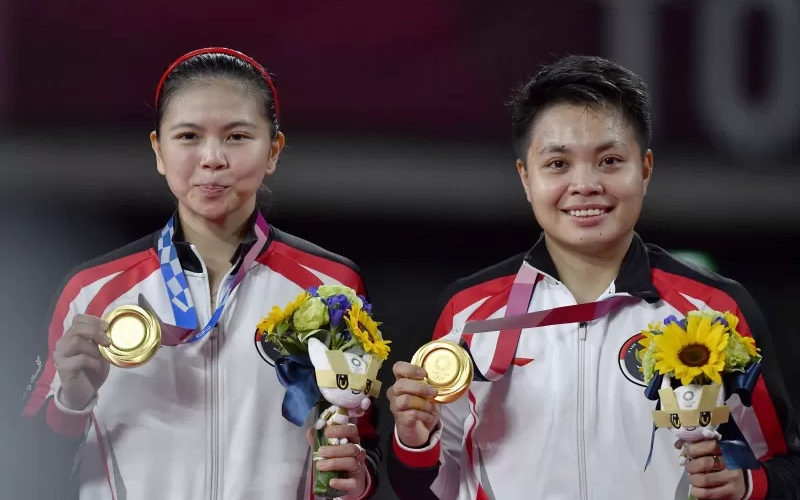 Greysia Polli/Apriyani Rahayu meraih emas ganda putri Olimpiade Tokyo usai mengalahkan wakil China Chen Qing Chen/Jia Yi Fan 21-19, 21-15 di final/Antara