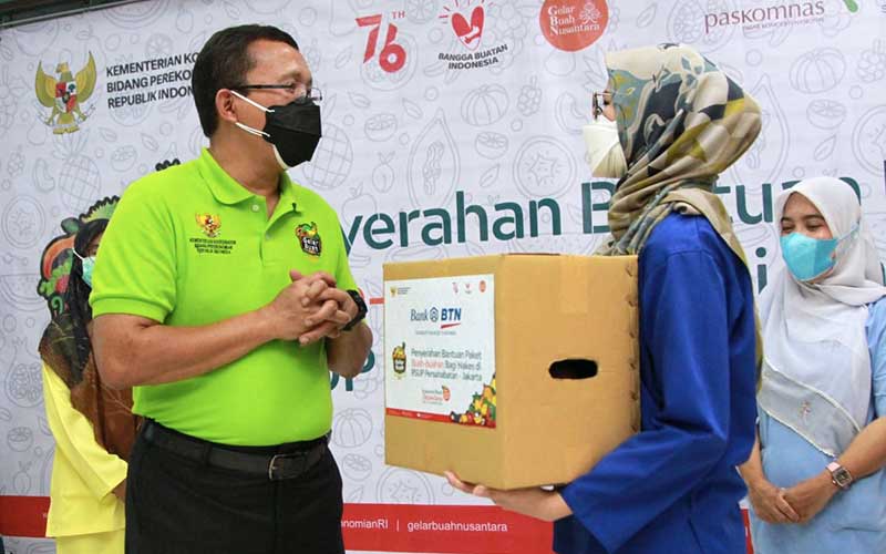  Bank BTN Serahkan Bantuan Kepada Tenaga Kesehatan