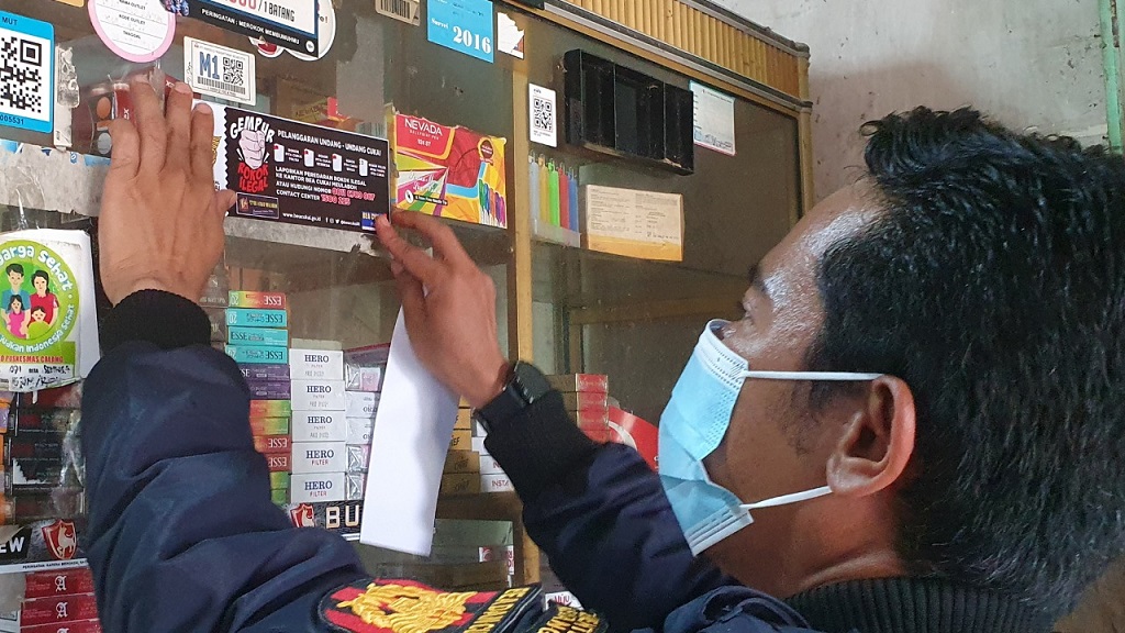  Datangi Toko-Toko Penjual Rokok Eceran, Bea Cukai Sosialisasikan Ketentuan Rokok Ilegal