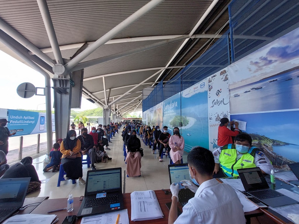  Selain untuk Penumpang, Angkasa Pura I Dukung Vaksinasi untuk Masyarakat Umum