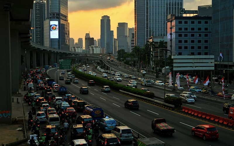  Hari Terakhir PPKM Level 4, Jalanan Ibu Kota Kembali Macet