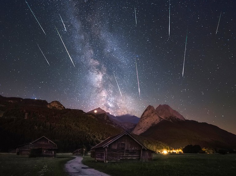  Saksikan Hujan Meteor Perseids Terbaik Tahun Ini, Bisa Nonton Live Streaming