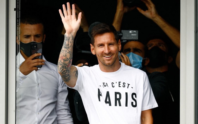  Lionel Messi Tiba di Prancis, Begini Sambutan Suporter PSG 