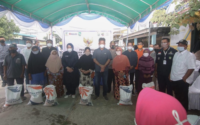  Pemkot Batam Salurkan Beras Bantuan Kemensos 