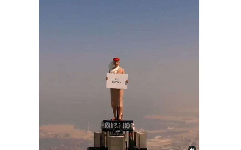  Viral! Fakta Syuting Iklan Emirates di Puncak Burj Khalifa Setinggi 828 Meter