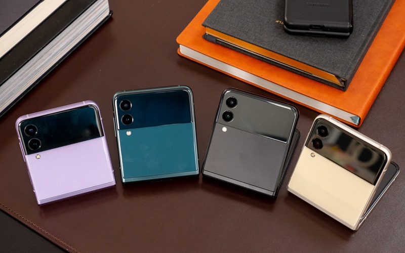  TREN PONSEL : Pesona Pasar Smartphone Lipat